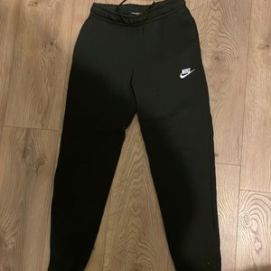 Black women’s Nike joggers, size xs